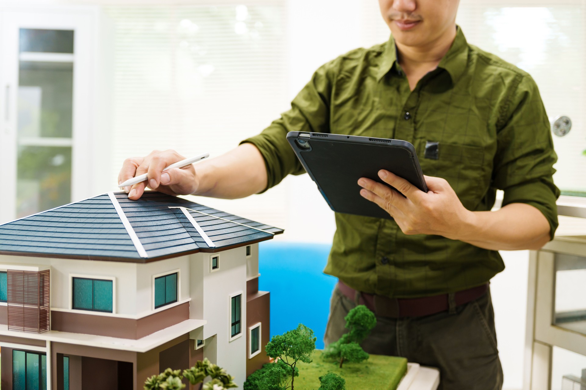 it is easy to intall GreenLuck's new WPC panels.